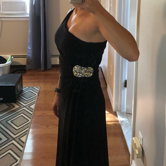 Black One Should Evening Dress - Picture 4 of 5